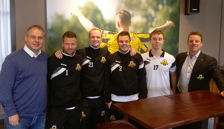 Van links naar rechts: technisch directeur Dennis-Jan Mieras, Richard van Nieuwkoop, Hidde Prijs, Roderick Gielisse, Niek Ossevoort en Gerrit Paauw, bestuurslid voetbaltechnische zaken.